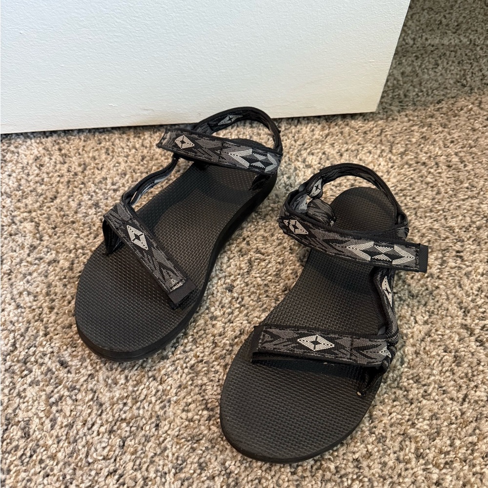 Black and Gray Patterned Sandals